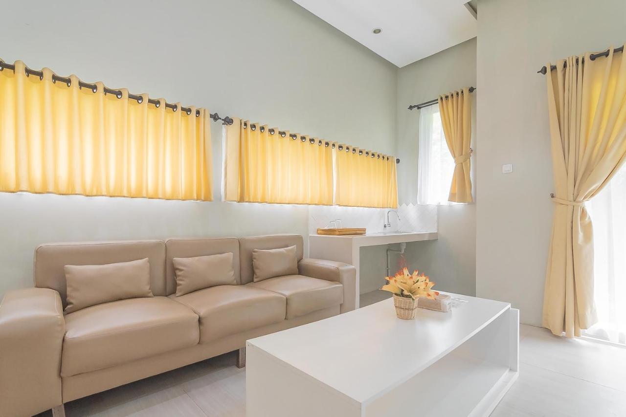 Reddoorz Resort Syariah Near D'Castello Ciater סובאנג מראה חיצוני תמונה